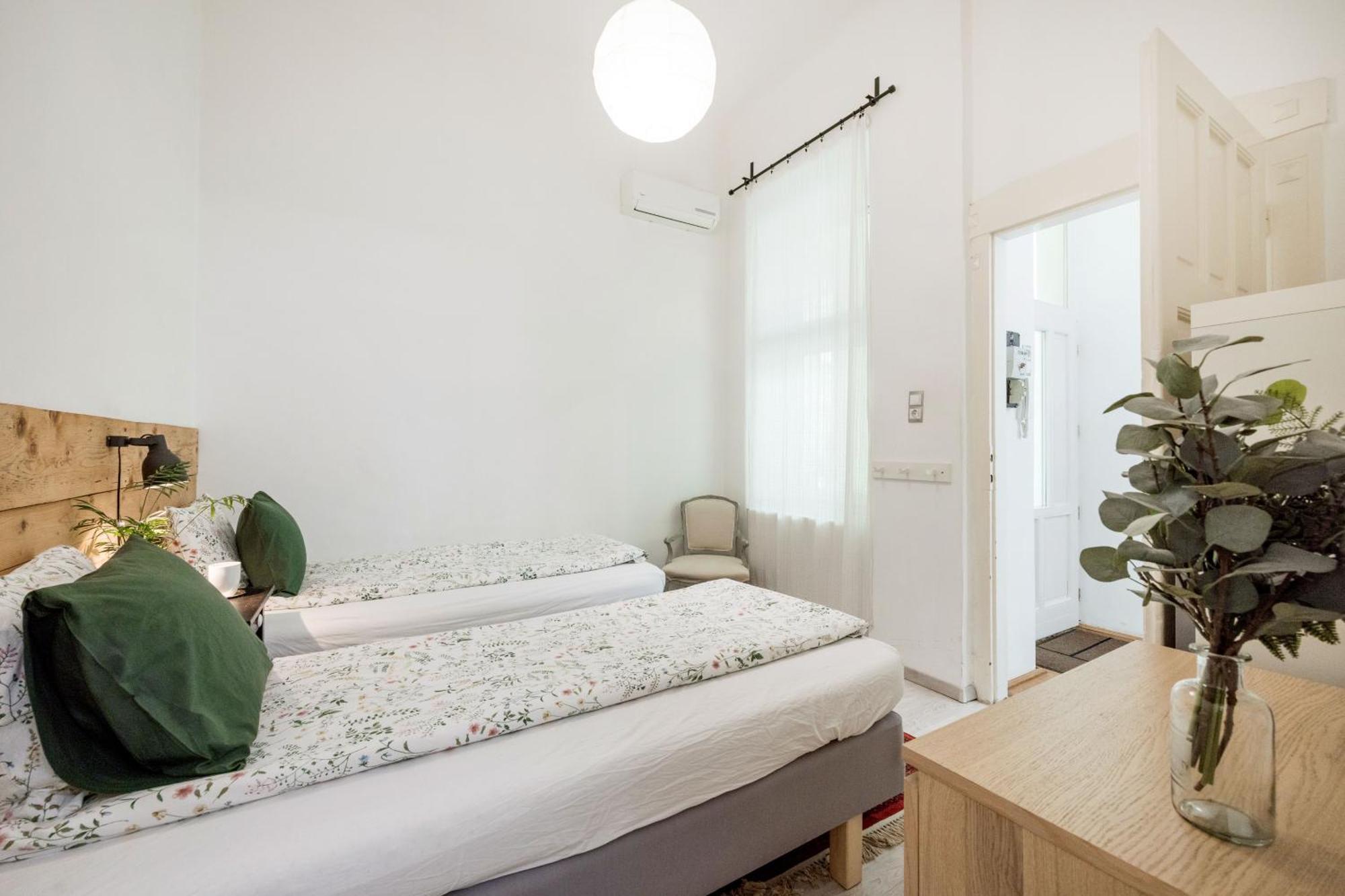Charming And Unique Apartment With Balcony By The Great Synagogue Budapest Exterior photo